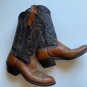 Bronco Western Boots size 8D SALE BEFORE I GIVE THESE AWAY!!